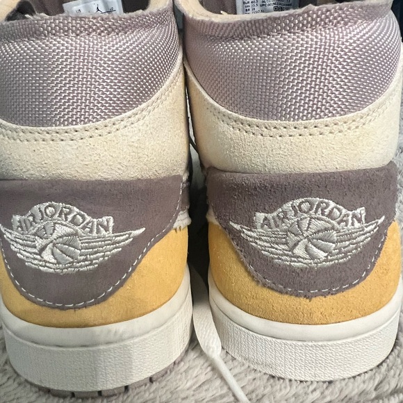 Air Jordan 1 - Picture 3 of 5